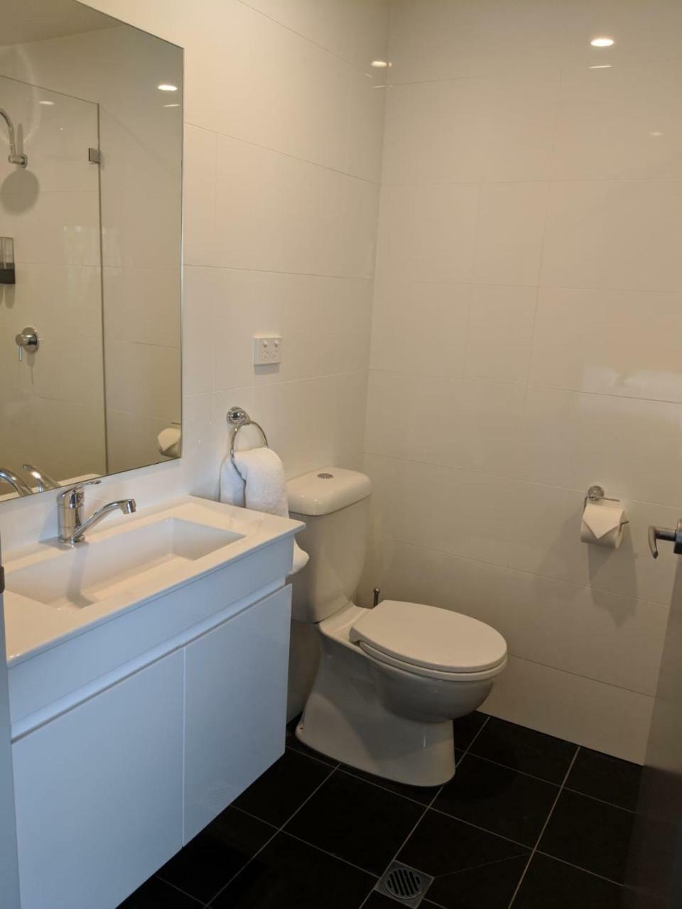 Kingsgrove Hotel Sydney Eksteriør billede